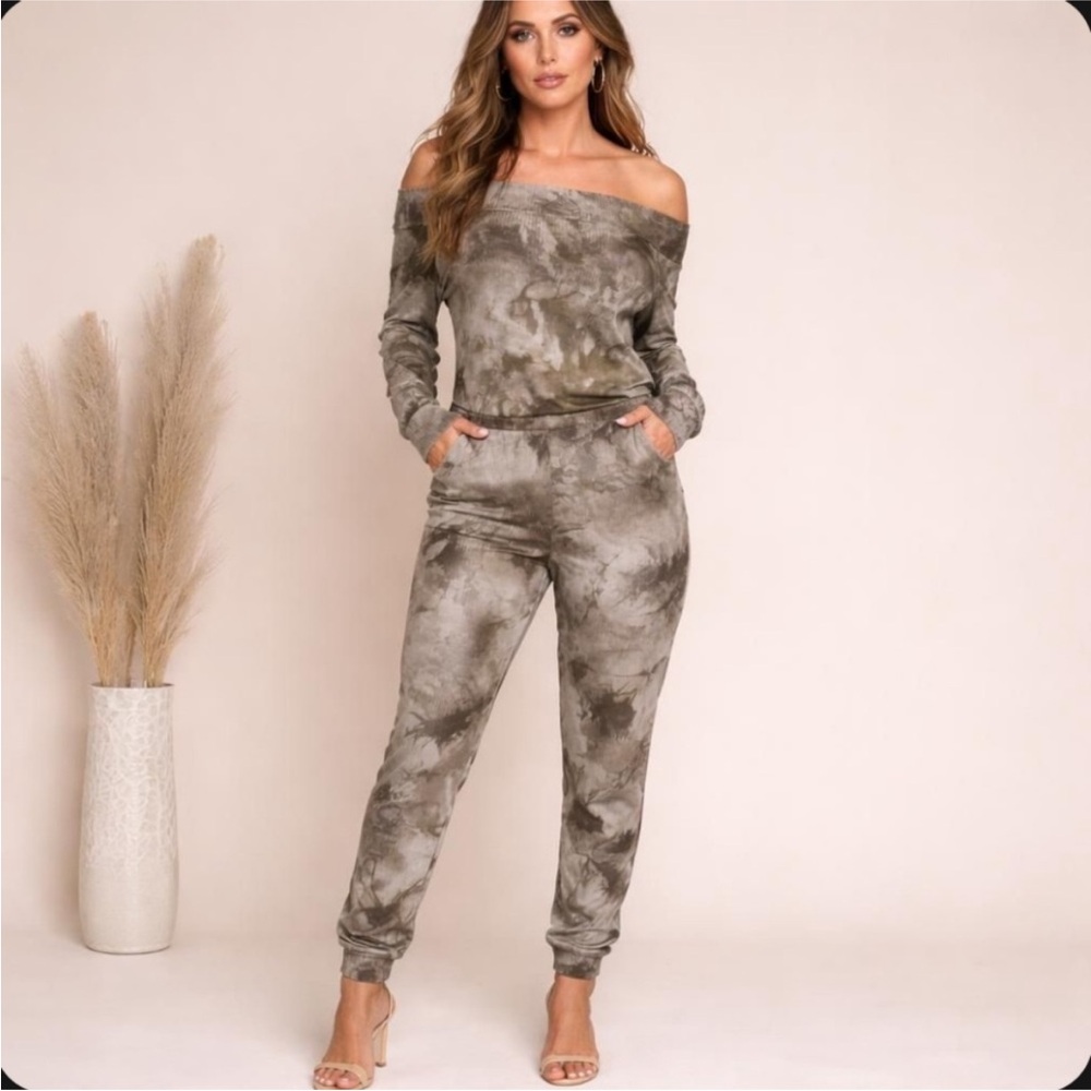 Tie Dye Women’s Off Shoulder Long Sleeve Jumpsuit Size Small